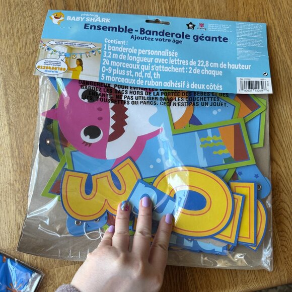 Baby Shark Birthday Party Supplies Lot - Picture 5 of 13